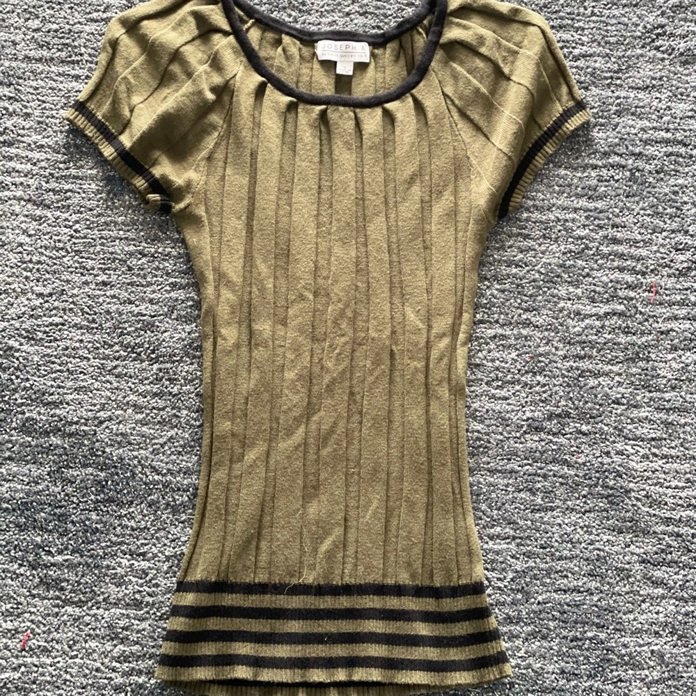 Green t shirt